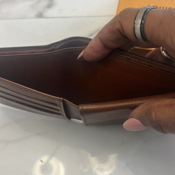 Louis Vuitton Mens Wallet - Picture 5 of 8